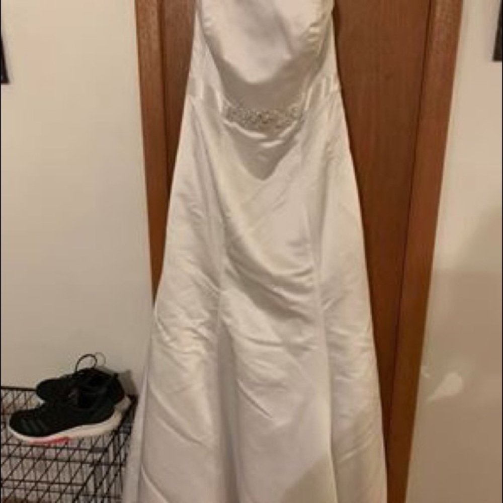 Size 14 Wedding dress with Bodice and underskirt